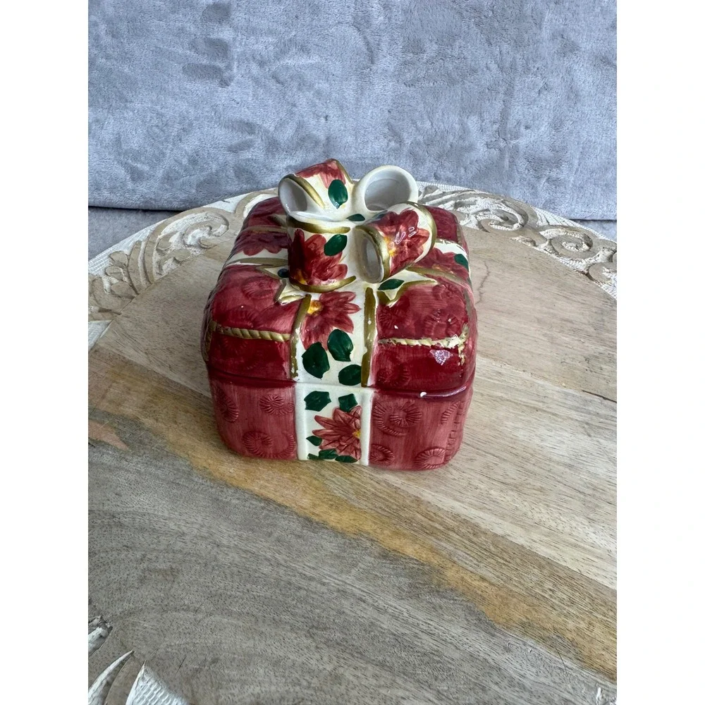 N/A ceramic christmas